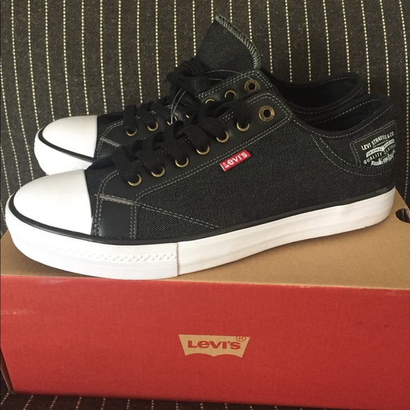 NEW men's Levi's black jean shoes converse like 9 NEW men's Levi's black jean shoes converse like 9
